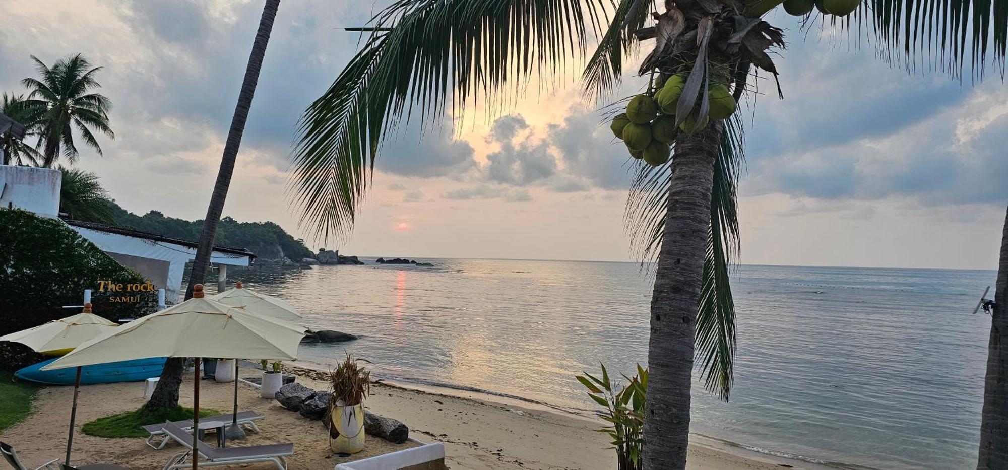 The Rock Samui Beach Resort Lamai Beach  Exterior photo