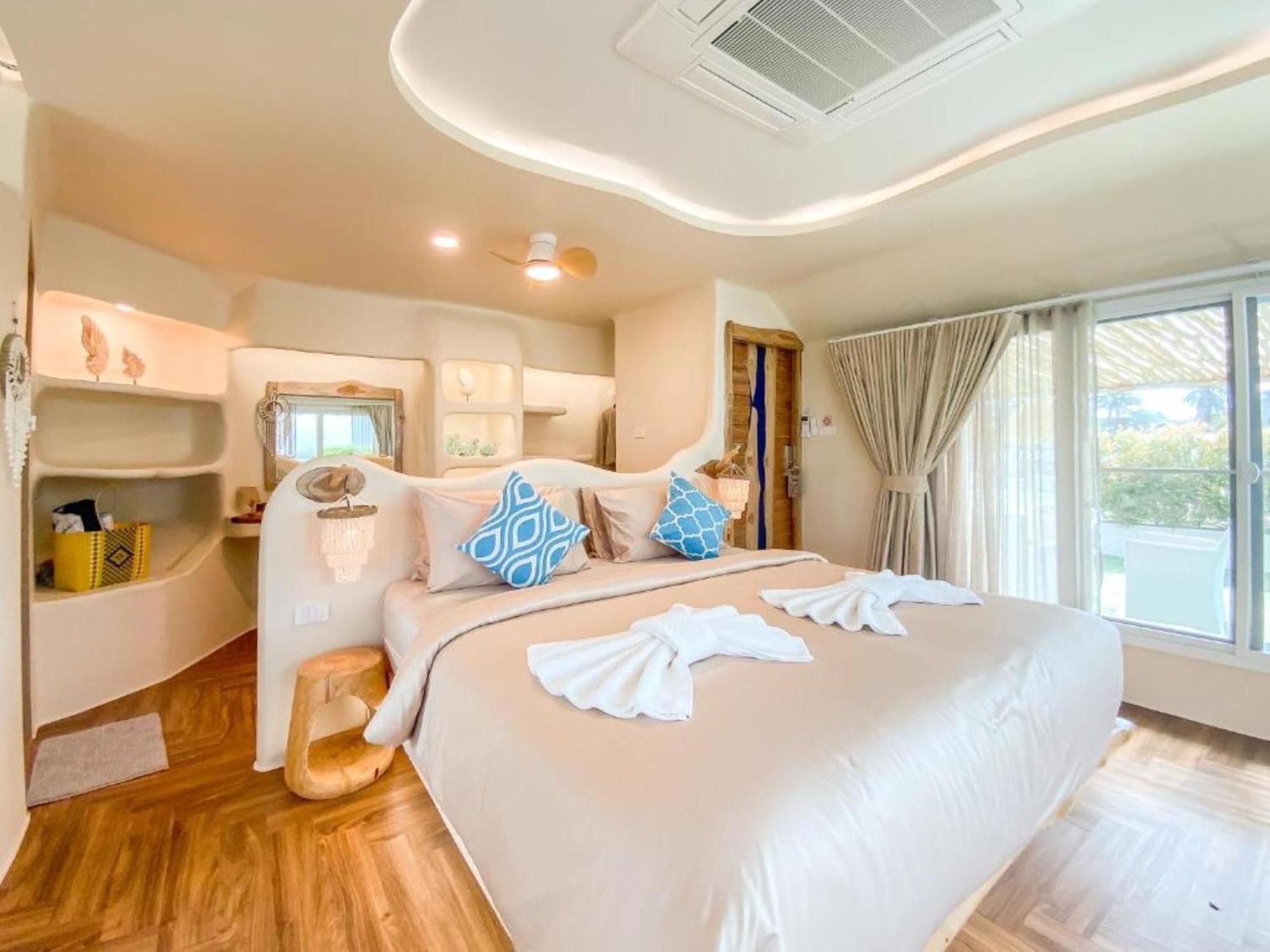 The Rock Samui Beach Resort Lamai Beach  Room photo