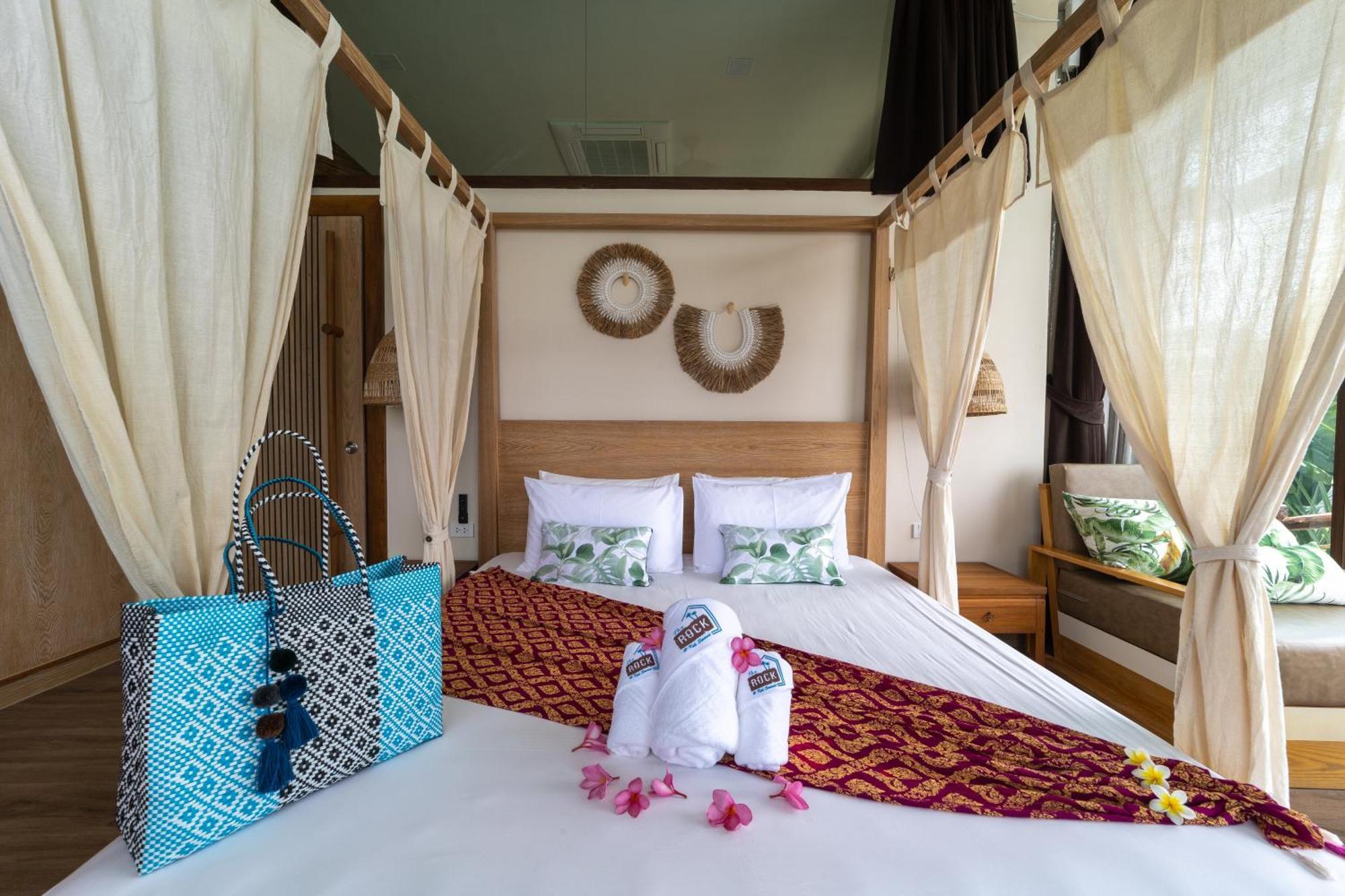 The Rock Samui Beach Resort Lamai Beach  Room photo